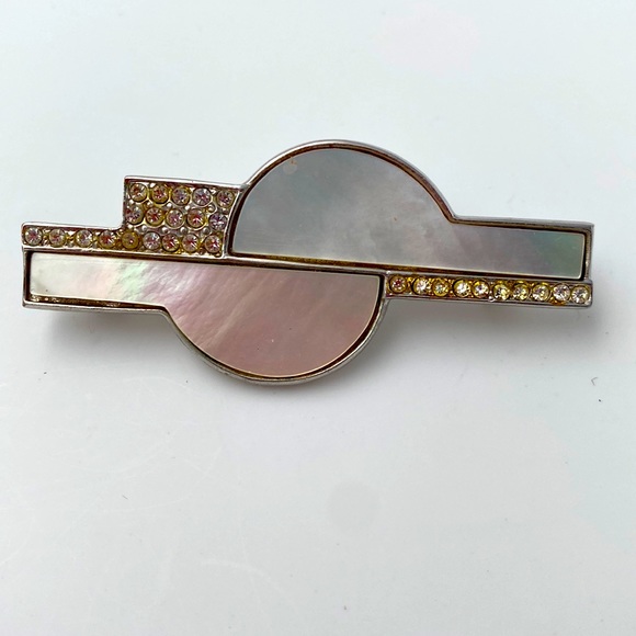 Art Deco style pin/brooch. Mother of Pearl. Yamada stamped on back. - Picture 1 of 5